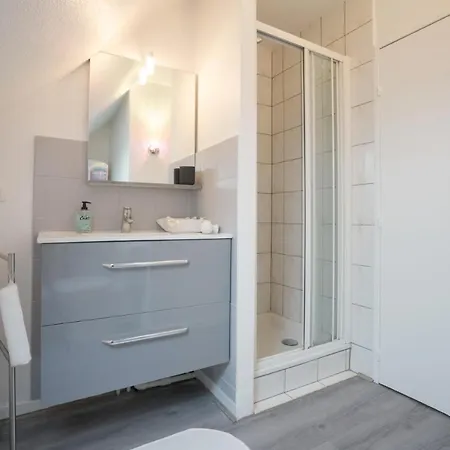 Appartement 15 Faubourg De Pierre 1pc